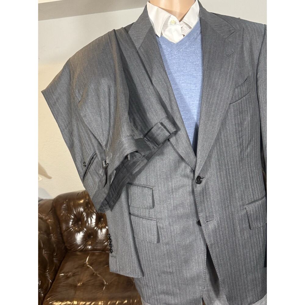 Tom Ford Herringbone Gray Wool 2Pc Suit Windsor Peak Lapel 52R 42R US 35x31 New